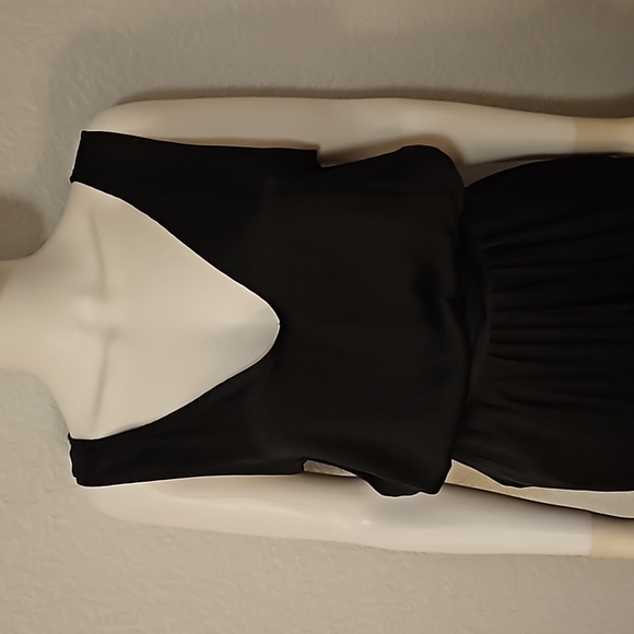 GAP Black Satin Sleeveless V-Neck Tie Waist Formal Jumpsuit Large Petite - Picture 4 of 13